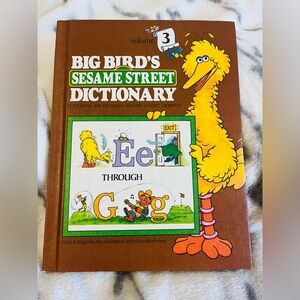1981 Vintage Big Bird's Sesame Street Dictionary: Volume 3 (letters E through G)